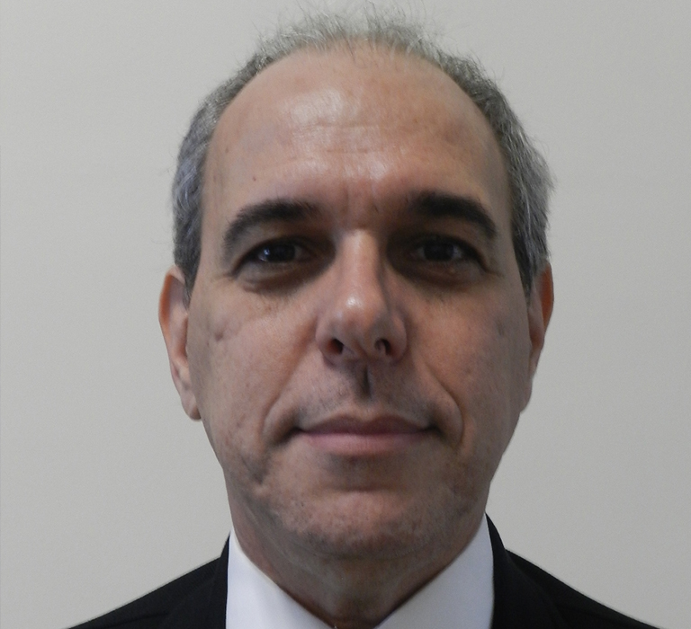 Dr. Renato Luiz Rodrigues Novaes